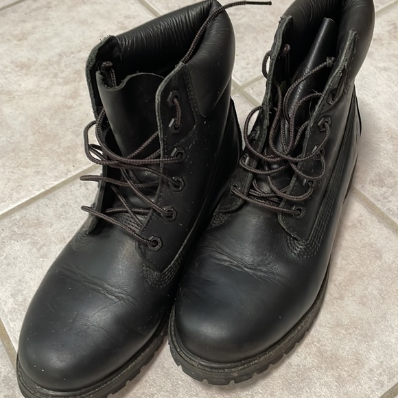 Black Timberland boots - Picture 2 of 7